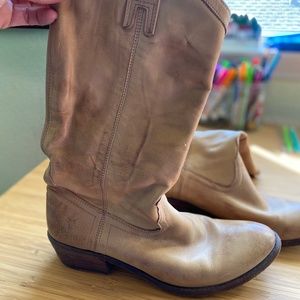 Frye Billy Pull-on Tan boot sz 8.5